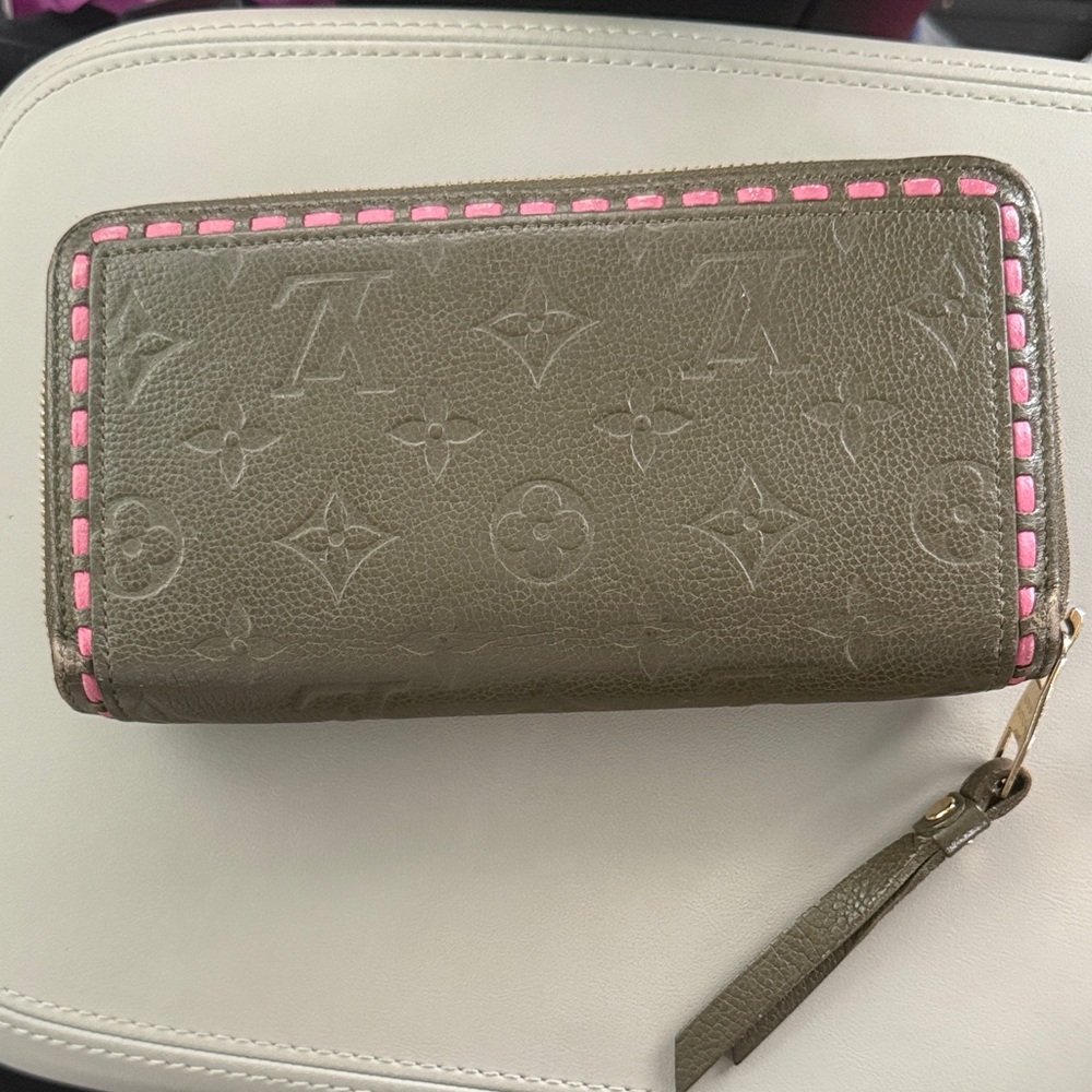 Louis Vuitton zippy Khaki Green and Pink Monogram Wallet